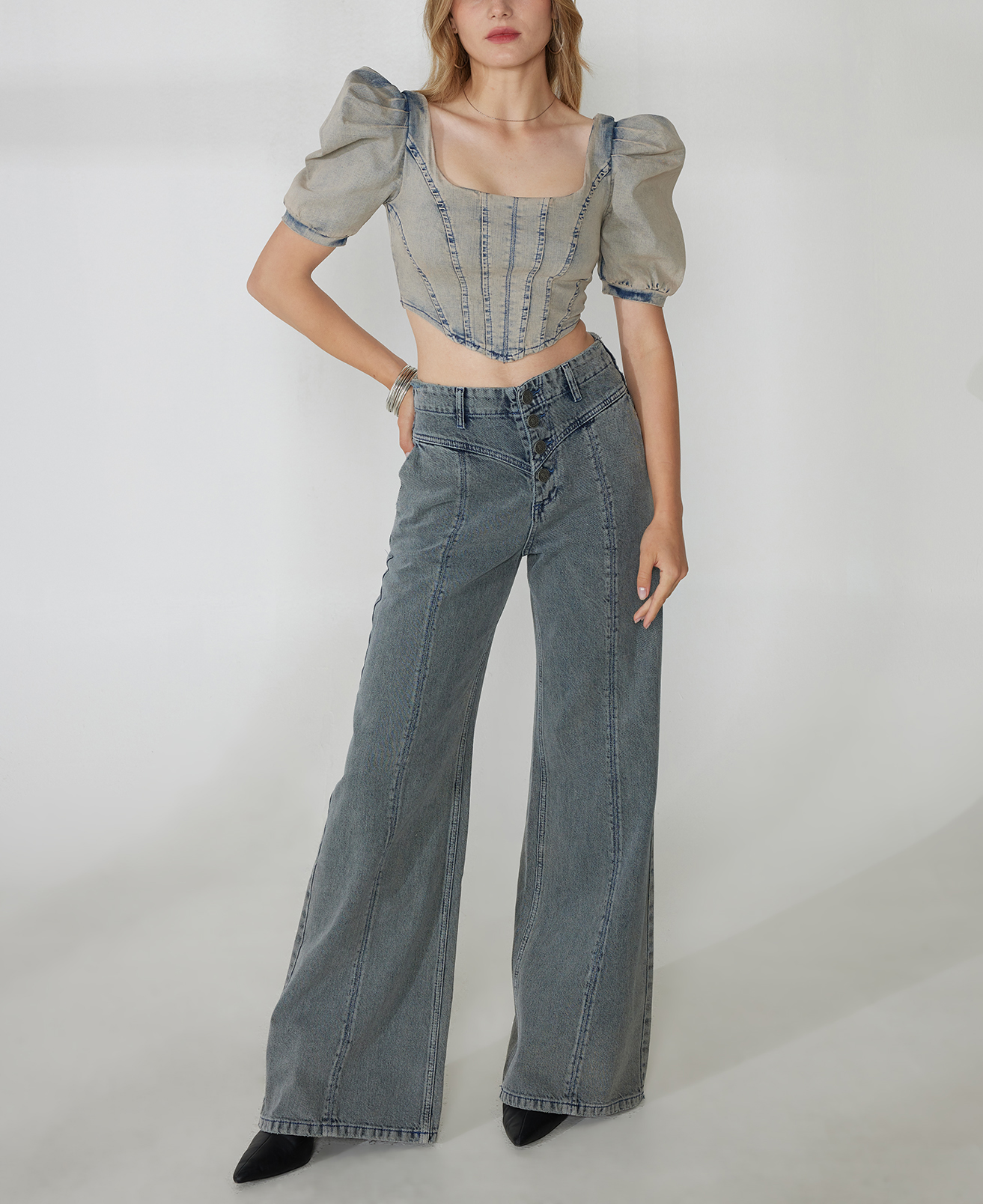 RG-209 Corsage detailed mid rise oversize jeans